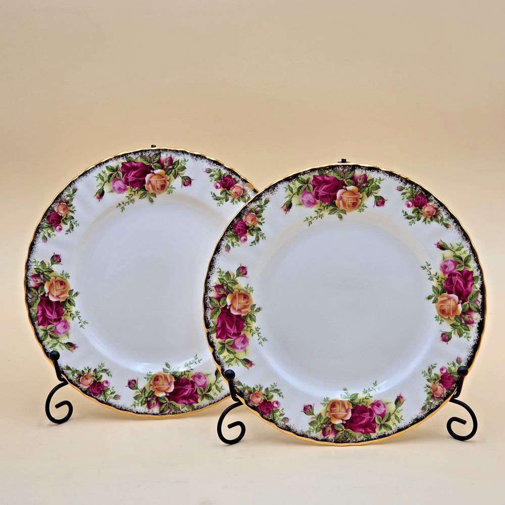 Set Of 2 Royal Albert OLD COUNTRY ROSES Salad Plates England Gold Trim 8"